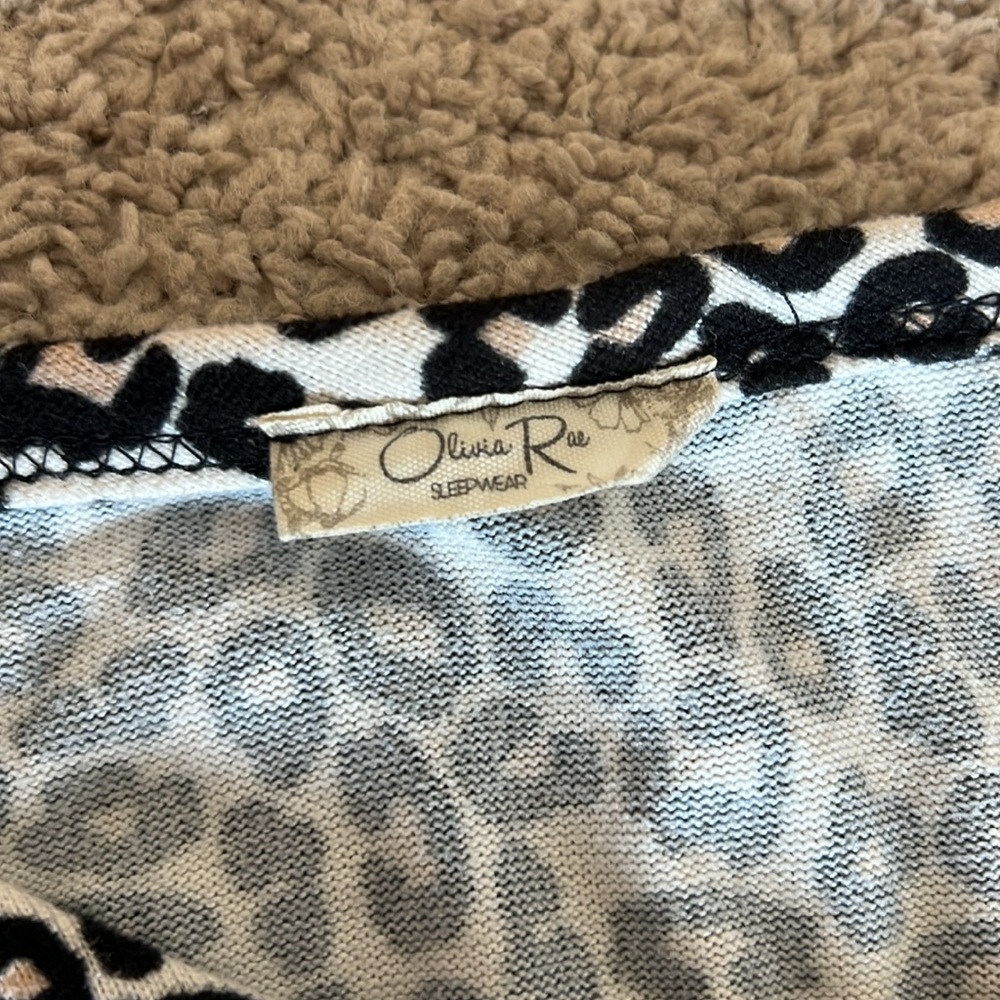 Leopard Print Pajama Set - Picture 4 of 5